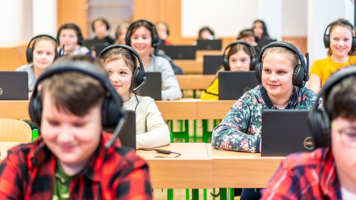Nové odborné učebny na Základní škole Sídliště Vlašim umožnily kvalitnější výuku cizích jazyků, přírodních věd a práce s digitálními technologiemi.